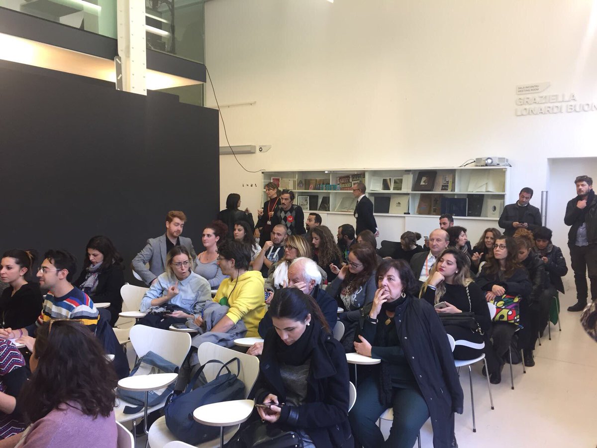 CINEDEAF's tweet photo. #ScreeningSignLanguages sta per cominciare in Sala Scarpa @Museo_MAXXI #Cinedeaf2017 https://t.co/SnR9I7N2Ct