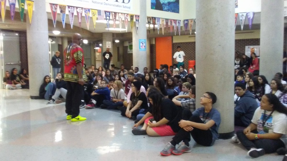 MrBelsanCMS's tweet photo. #DiversityFest also features great storytelling from @ArtsPartnersICT Wichita Griots. Good start to a great day @CMSPride #WPSProud https://t.co/wlboOs91EI