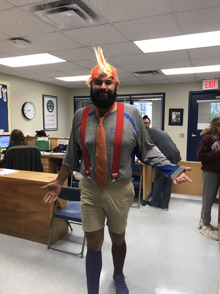 jogabby's tweet photo. Happy Turkee Day! @AlamoHeightsJS https://t.co/0CEwwCAyRA