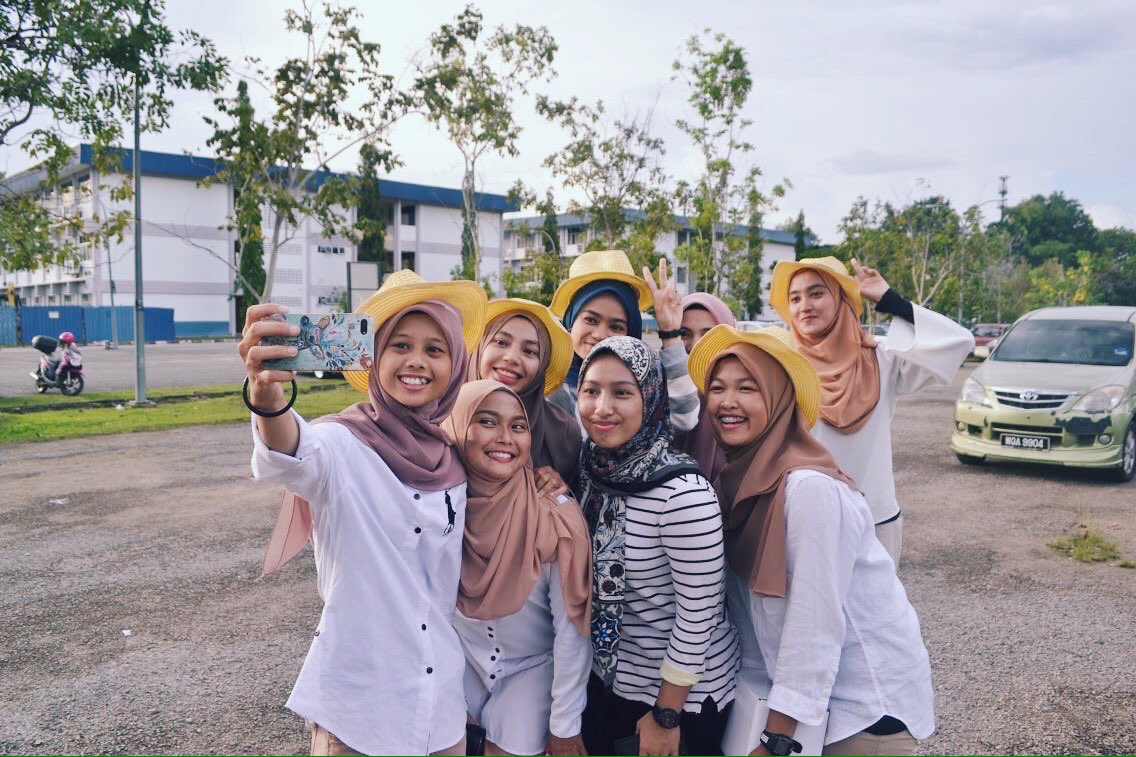 srleonidas_'s tweet photo. The legacy continued . Promoting Pump De Jamz X with Flashmob at Pasar Rabu . Thank you for coming and supporting us . Counting days till 29th November . Lock the date 💃🏻🕺🏼 https://t.co/rARyiVnbNT