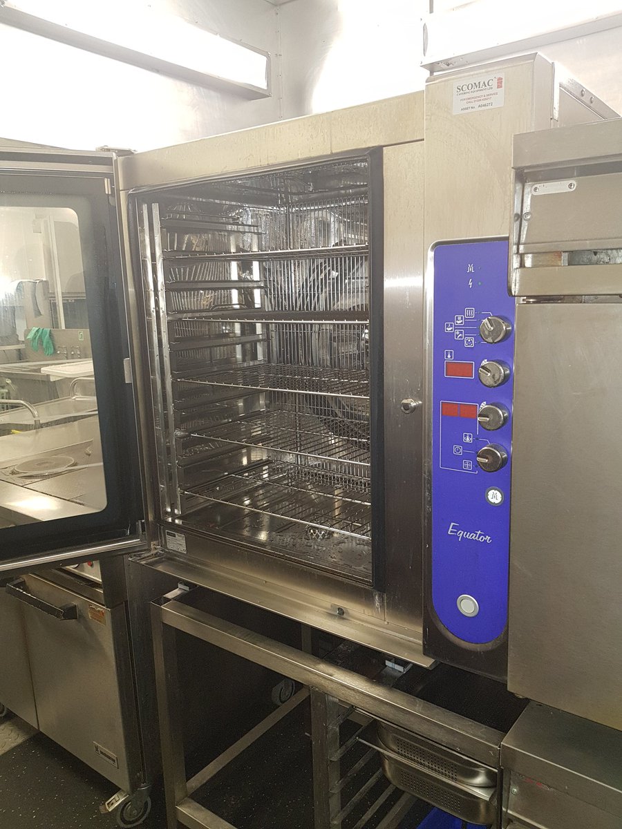 STKHFTdepart's tweet photo. Some of our S5 SFW working in the industrial kitchen #equipment #combioven https://t.co/yxgJ36lewj