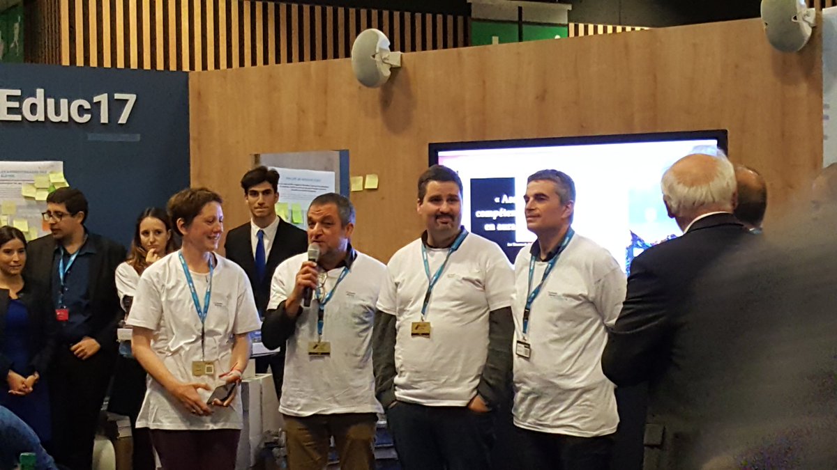 cpereiraleconte's tweet photo. Prix de la transdisciplinarité/interprofessionnalité pour #Bzhack et son Arbre des possibles @bay_nay @ArnaultFrouin @BreYannick @CoughlinAlan  @Onisep @resentice #Hackathon https://t.co/KXzW3uQn8n
