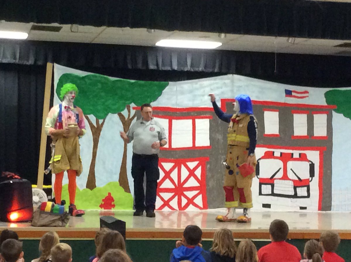 CSwistack's tweet photo. #celebratelps  Learning important fire safety tips from Fire &amp; Ice in a fun way! https://t.co/GIBEi6J1bn