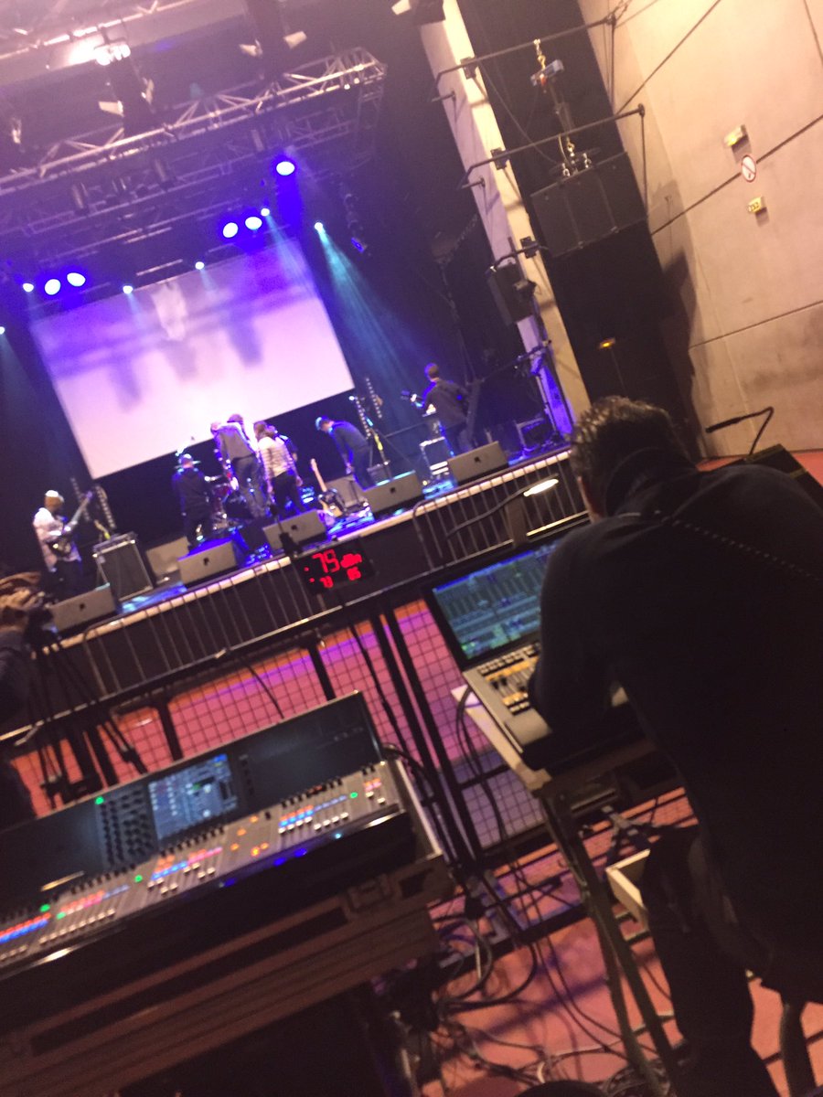ilevia_actu's tweet photo. ⏱ Tic Tac Tic Tac ... H-4 avant le début du #LiveInTranspole @grandmix 🎶 Rendez-vous à 20h. 🤘🏼🥁🎤🎸 https://t.co/Vy7Vx3OmLt