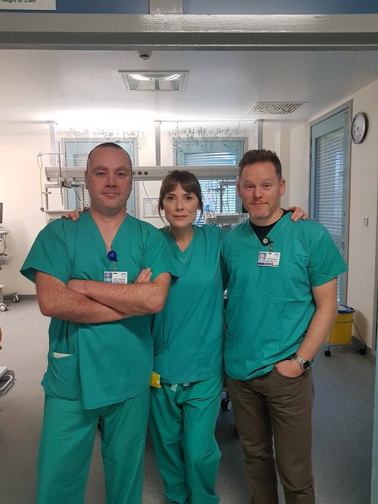 NurseKindness's tweet photo. #AdvPracWeek17 #NHSGAdvPractice CTU ANPs #handover from the night shift #communication #continuityofcare #patientsafety & Intensive Care ACCPs on the case 😀 Proud of our Critical Care Advanced Practice provision in @NHSGrampian Still trying to catch MHDU team! @moggie39 https://t.co/ikS5WEThBy