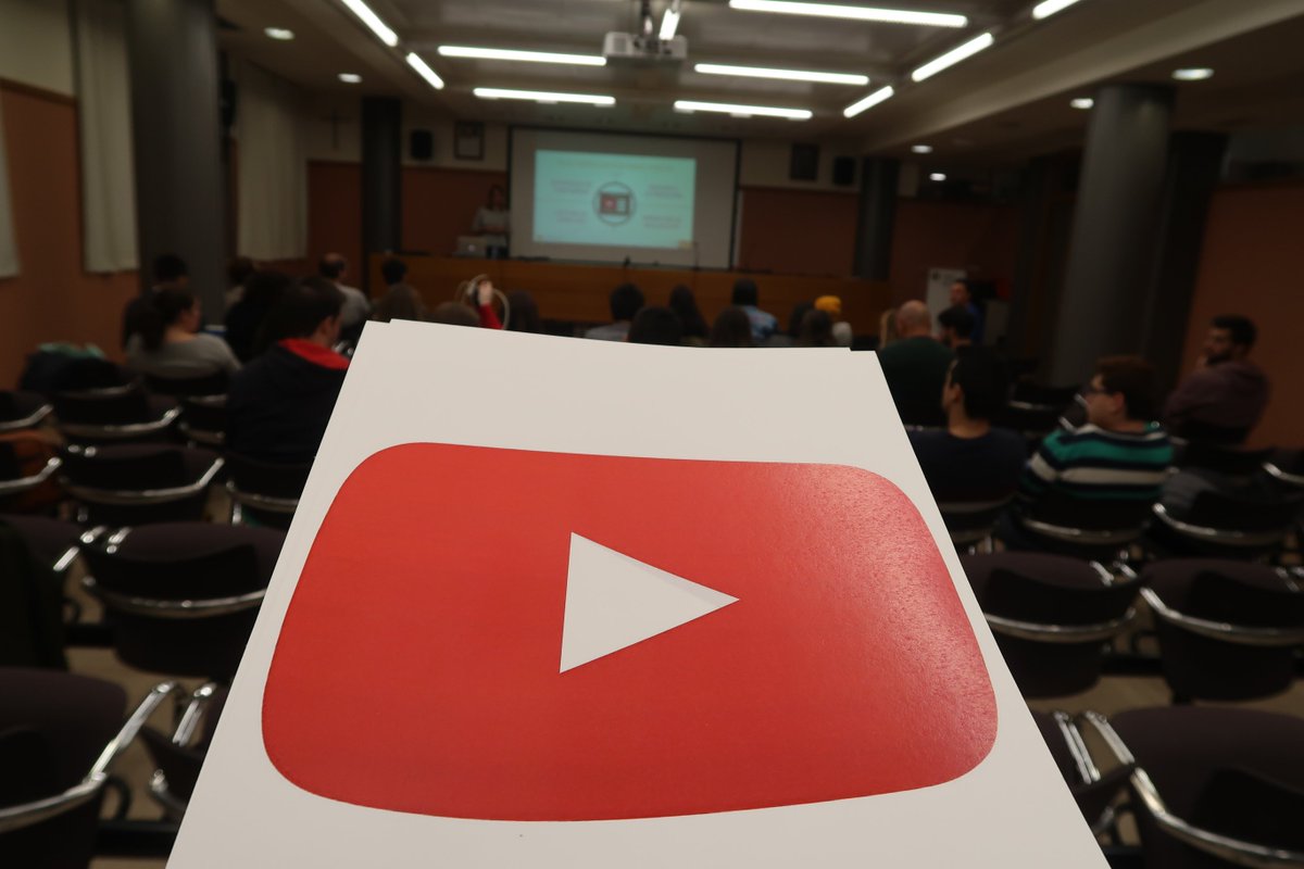 uchceu's tweet image. “Youtube quieren fomentar la suscripción y la interacción de la #audiencia” en la #YouTubeMasterclass con @paulaguinotvera sobre el poder de la audiencia en #YouTube. Nuevas vías de trabajo para comunicadores #CAVUCH uchceu.es/actividades/20…
