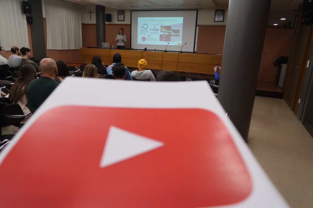 uchceu's tweet image. “Ahora es la audiencia la que decide, cómo y cuándo…el usuario tiene que estar implicado en el proceso creativo de contenido” en la #YouTubeMasterclass con @paulaguinotvera sobre el poder de la audiencia en #YouTube #CAVUCH uchceu.es/actividades/20…