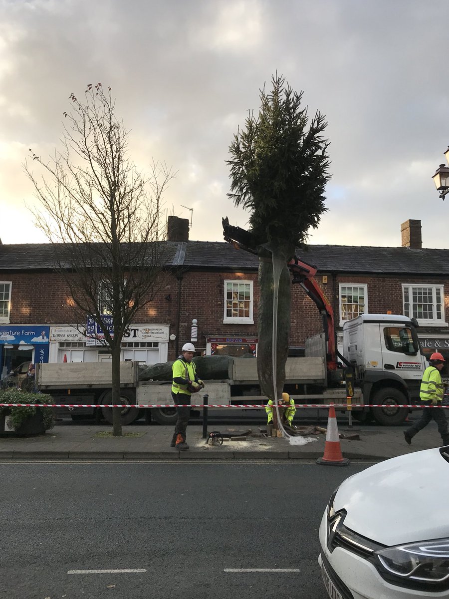 It’s beginning to look a lot like Christmas in Knutsford today!