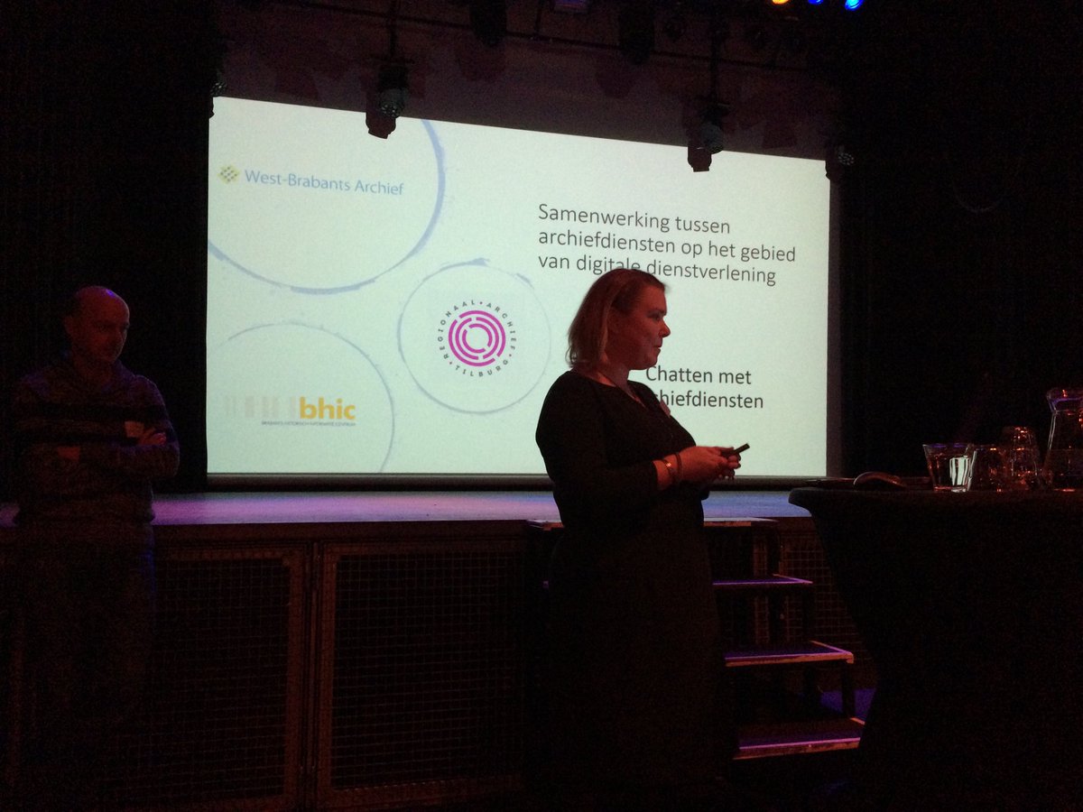 RATilburg's tweet photo. #BAD2017 Ilse van @WBArchief en Christian van @bhicarchief over digitale dienstverlening, o.a. Chatten met 3 archieven, 5 avonden per week https://t.co/GVJi23XAAt