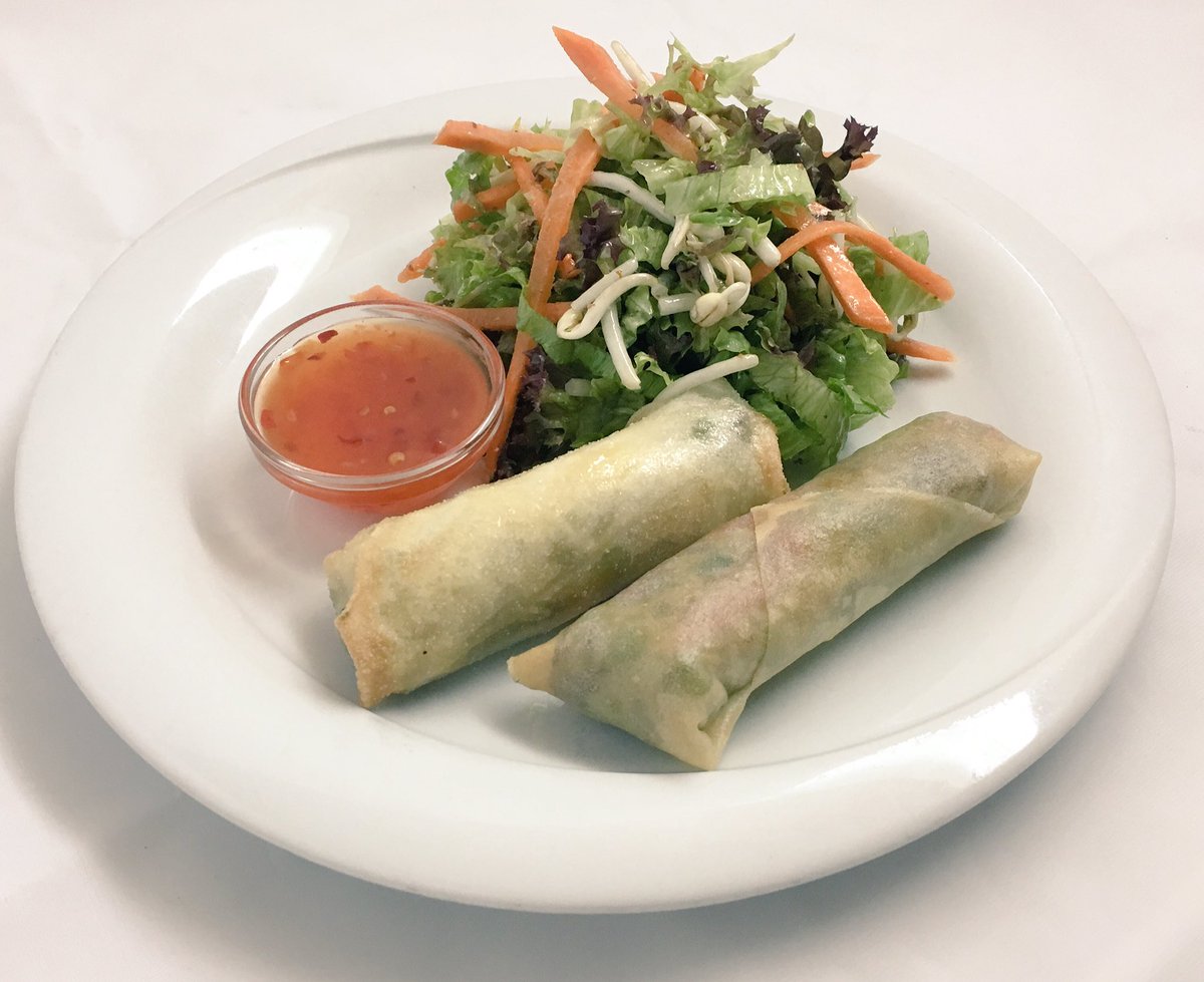 Special App - Beef spring rolls with bean sprouts, carrot, cabbage &amp; peas served with mixed leaves &amp; sweet chilli sauce #Marbella #marbellafood #puertobanus