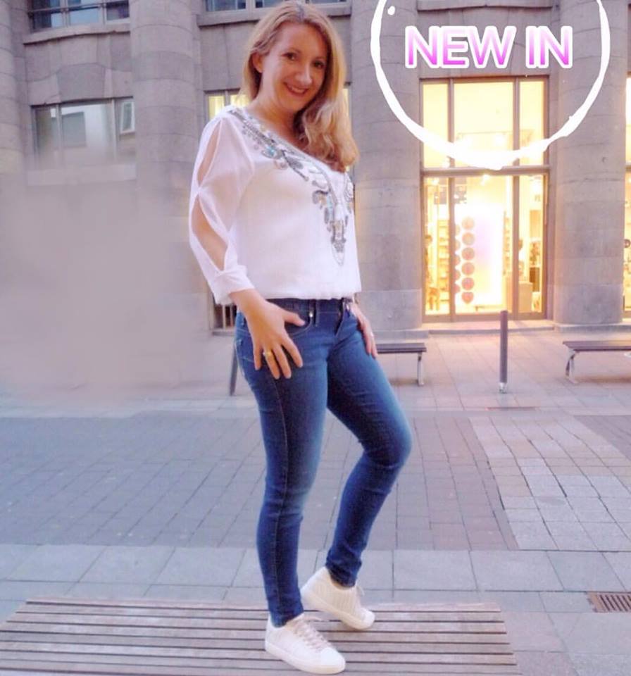 CrimeLondon's tweet photo. Steal a look of this #crimebabe and her sassy white #kicks. Photo Courtesy: NOÉE https://t.co/YC5LiFmWjO