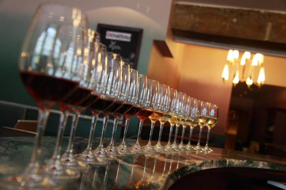 If it's cold and raining outside, why not head indoors and indulge in a tipple or two with a Les Caves du Louvre wine tasting!
https://t.co/gyBEgR5PnS https://t.co/DW1Yre23tG