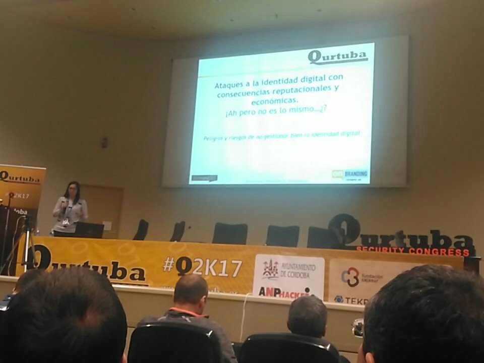PabloLeonPsi's tweet photo. Turno de @selvaorejon en #Q2k17 Nos enseña a proteger nuestra identidad digital https://t.co/mybsPjg4NN