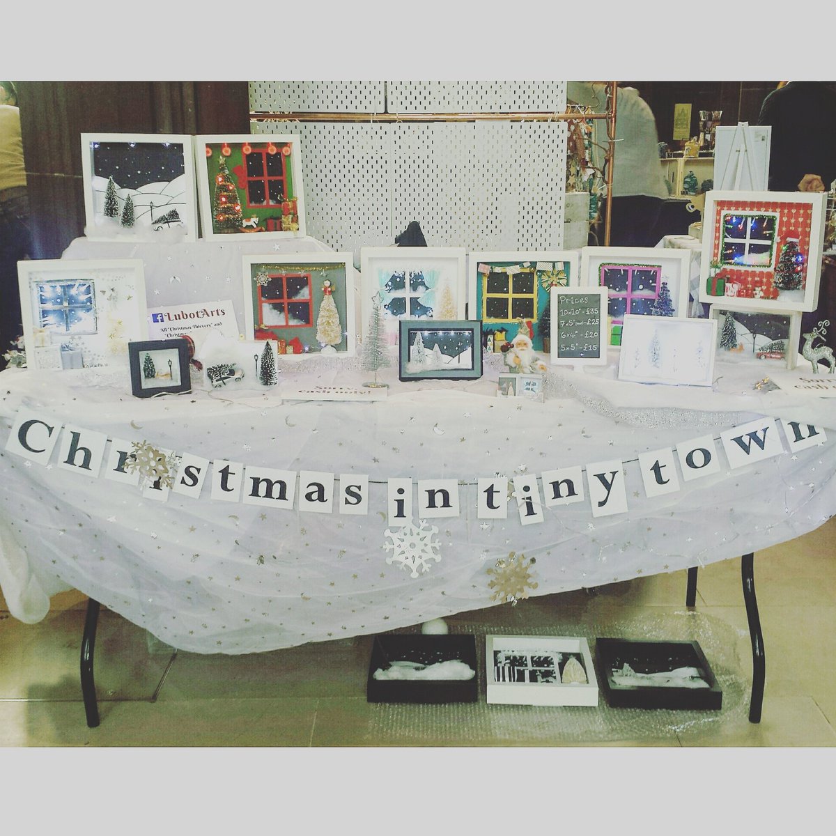 luciefitzcreate's tweet photo. I'm at Manchester Cathedral today! Come and say hello  :) #christmas #manchester #buyhandmade #luciefitzpatrick #miniature https://t.co/Ym54cWoXGC