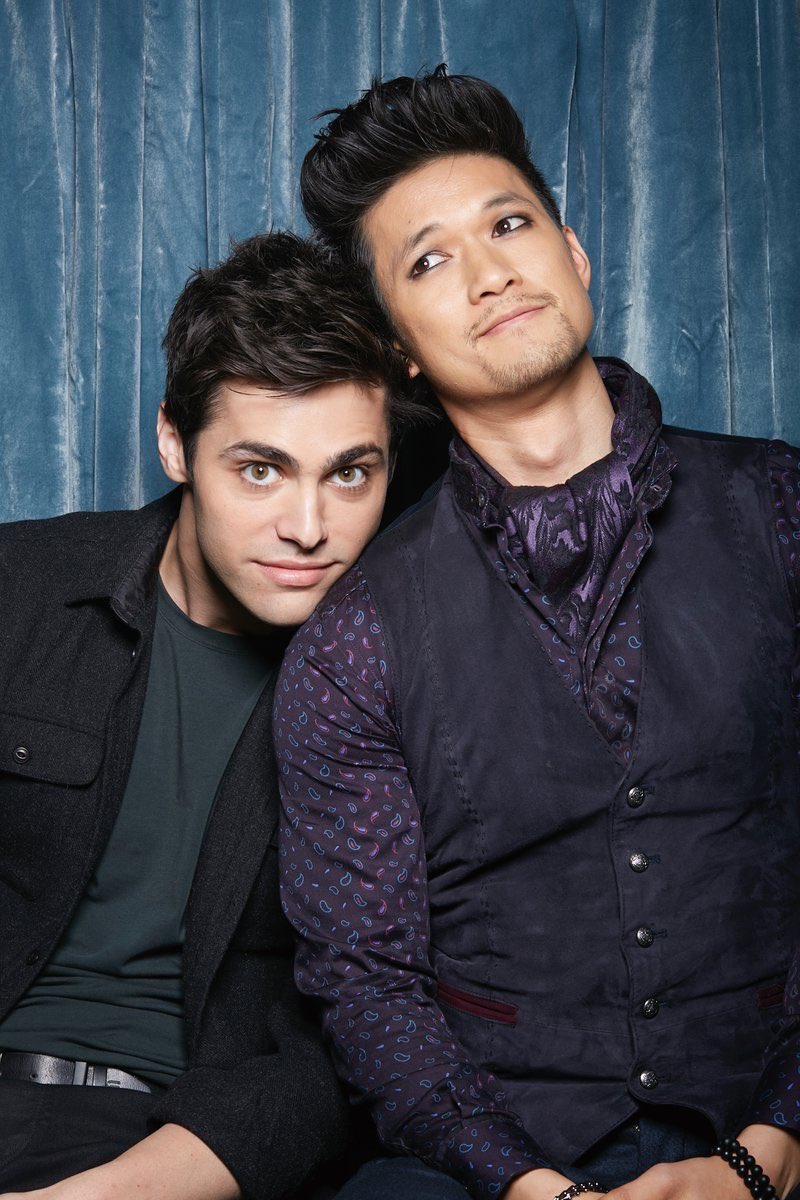 IneffableWolfy's tweet photo. LAS PULSERAS!!! AHHHHH!!! #MALEC #MALECISLIFE #MALECISLOVE https://t.co/Bc379tzejM
