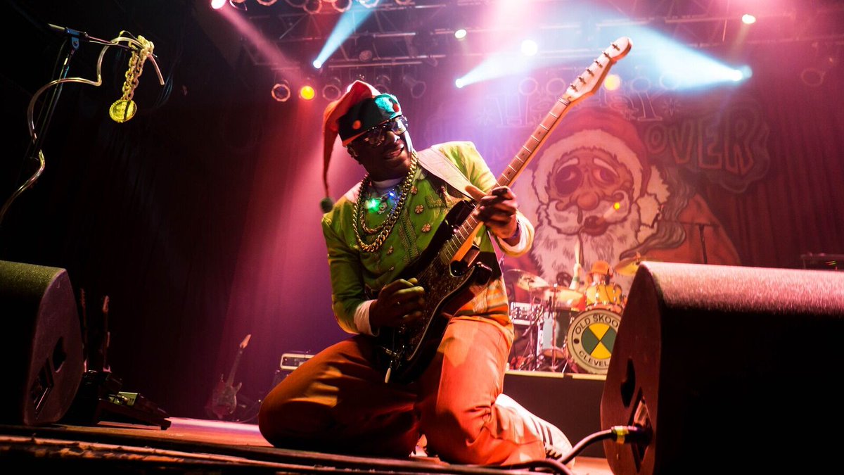 We’re giving away two FREE tickets for the Let’s Rock Christmas show at the SSE Area on 14 December, a new Christmas Party celebrating the best Christmas music from decades past. Simply retweet for your chance to win!