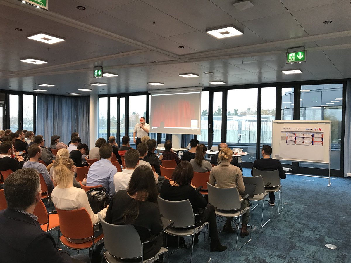 easyCredit_de's tweet photo. Tolle Menschen, spannende Themen, angenehme Atmosphäre. Diese 2 Tage waren uns ein Fest #15GBC Bis 2018 bei @genobw https://t.co/Oe8uxglhzR