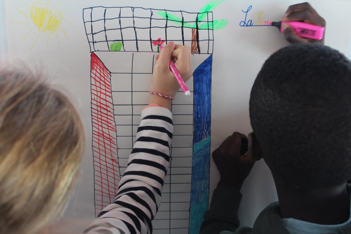 Marseillaisetlm's tweet photo. Après l’avoir imaginée en 2016 sur les palissades du chantier, les enfants de l’école Robert Schuman viennent redécouvrir La Marseillaise. 
#tourlamarseillaise #marseille https://t.co/8rmKADTHHI