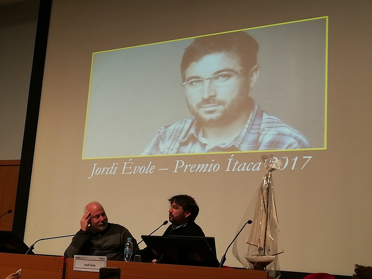VictorLlucia's tweet photo. Hola @guardiacivil. Jordi Évole (@jordievole) ha abandonado el cuidado de los hijos de Ferreras y Pastor para recibir el Premio Ítaca 2017 en la UAB. Poneos s investigar, por favor #jornadaviajesuab https://t.co/pknpeEhFka