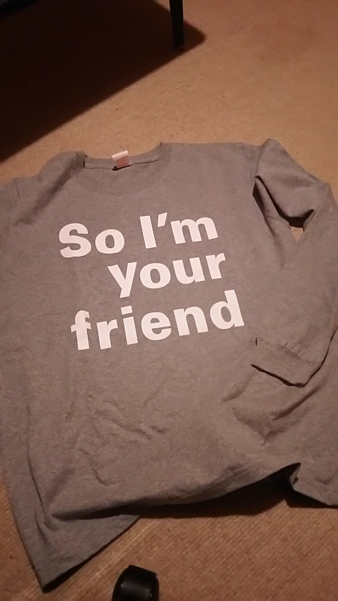 shinfutatsugi's tweet photo. さあ、これで俺も晴れて「So I'm your friend」デビューだと思って着ようとしたら、バックにでかでかと「ハラシマミチヨシ」のプリントが。。。自分好きかよ。聞いてねえよ！いや、あ、、、ありがとう！ https://t.co/0opuR8eoY9