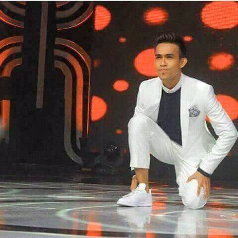 Penyanyi dangdut pria zaman now pndatang baru yg macho,gk neko2,gk pke goyangan lebay..
#FildanShowTop20daa3