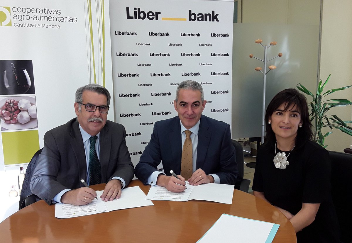 bancoccm's tweet photo. Colaboramos con @CoopAgroCLM para impulsar el crecimiento del sector #agroalimentario y paliar la sequía.
#LiberbankCorresponde https://t.co/3U6nyHEk1J