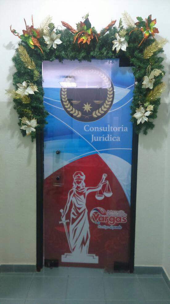 consultoriajvar's tweet photo. El equipo de la consultoría  jurídica celebra la llegada de la navidad, deseando que la paz y armonía reine en todo los hogares de vargas ! @Procuravargas @CarneiroPSUV https://t.co/bt1YPG6cMX