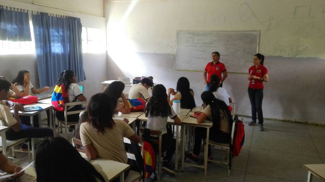 saimetrujillo01's tweet photo. Continuamos en regreso a clase en paz y alegría @Juan_Dugarte @NestorReverol @RangelSilva4F   y saime presente en el Liceo de Monay con charlas de identidad y  orientación para nuestros adolescentes nuestra misión es tu identidad https://t.co/F6BEBAhRiK