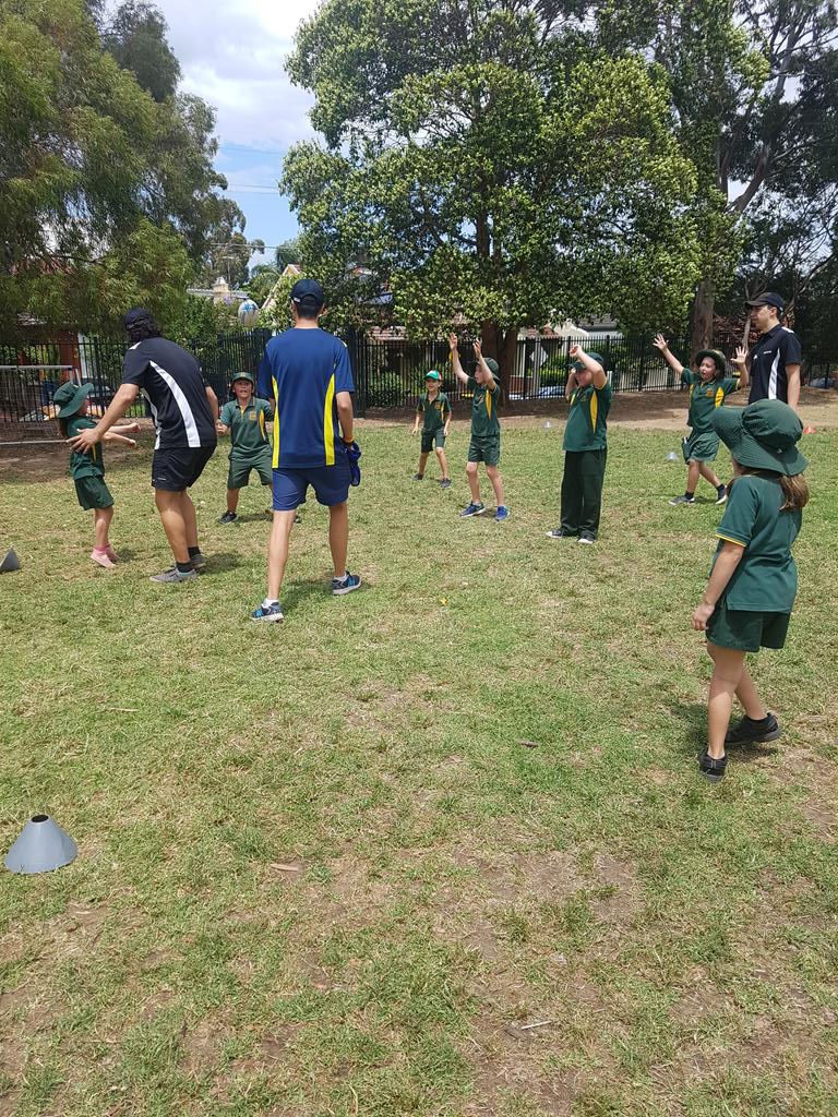 KoalaCPS's tweet photo. Footy skills! @wombatsCPS @3_4Echidnas https://t.co/cA6BfVTb7Z
