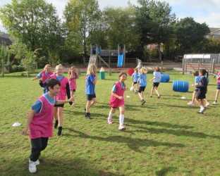 ExeterCCT's tweet photo. Another great week of delivering @KinderSportUK #moveandlearnproject at Brixington Academy and Whipton Barton with over 120 children being active across both schools #Community #ThisCITYCan @LLofDevon https://t.co/49nKMebNc2