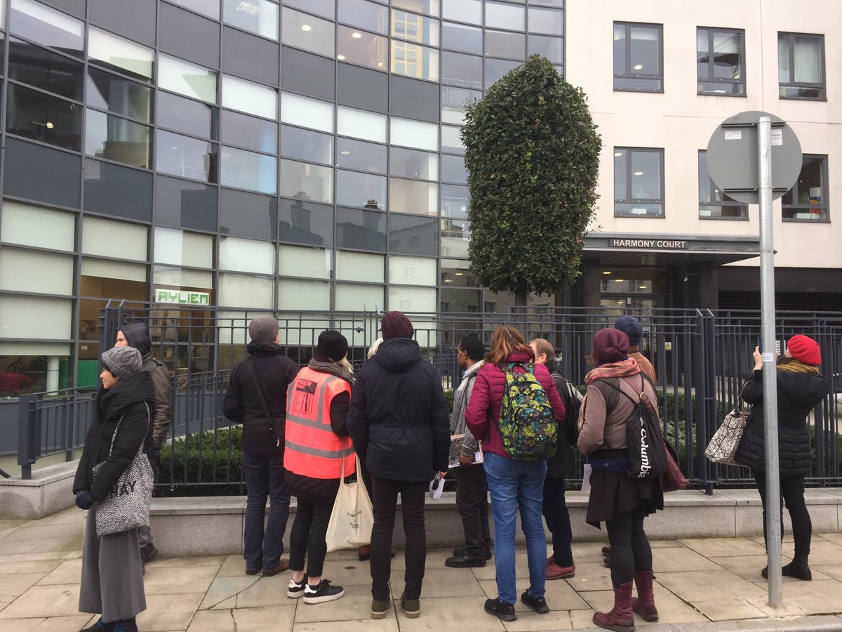 KatherinePogson's tweet photo. Treewalk Dublin with @TheStreetTree #treelineproject #Ulysses #jamesjoyce https://t.co/O9wiyiRfDa