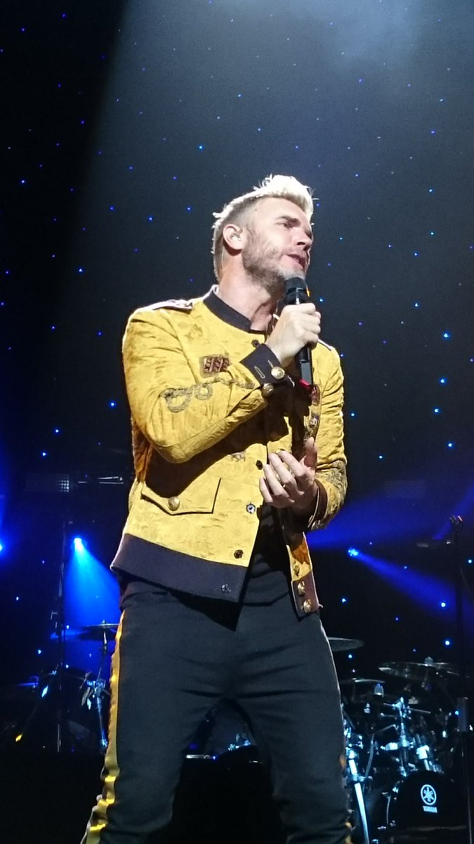 shazza_macca's tweet photo. @GaryBarlow #underlandtour #Perth #missingtakethat #TTDownUnder https://t.co/2sQDLHAeni