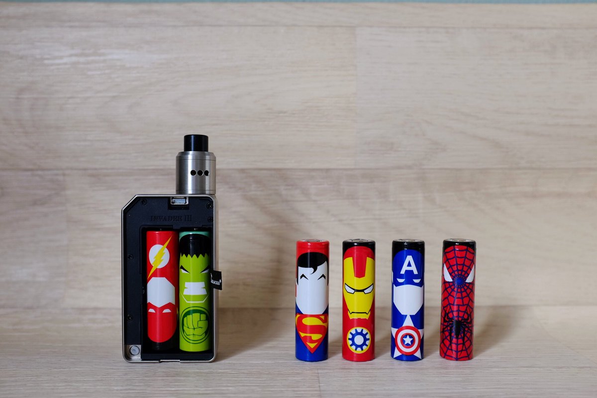 tbenezeth's tweet photo. J’adore mes accus 18650 en mode « super héros » !!! Trop la classe non ? Et pour vapoter sur la #TeslaInvaderIII ça me laisse 6 jours d’autonomie !!! 6 jours ! Énorme 😍😍😍👍🏻 #vape #tesla #goon #accus https://t.co/bYjTASkZl4