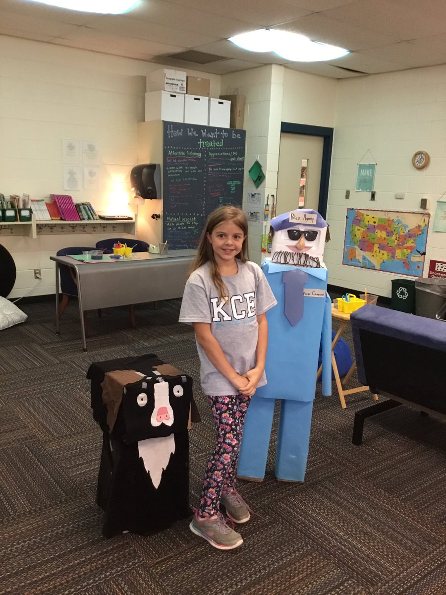ZimnyTAGclass's tweet photo. Life size character models #KCE4th #carawayelem #TAGreading https://t.co/Bd9R0wR0CC