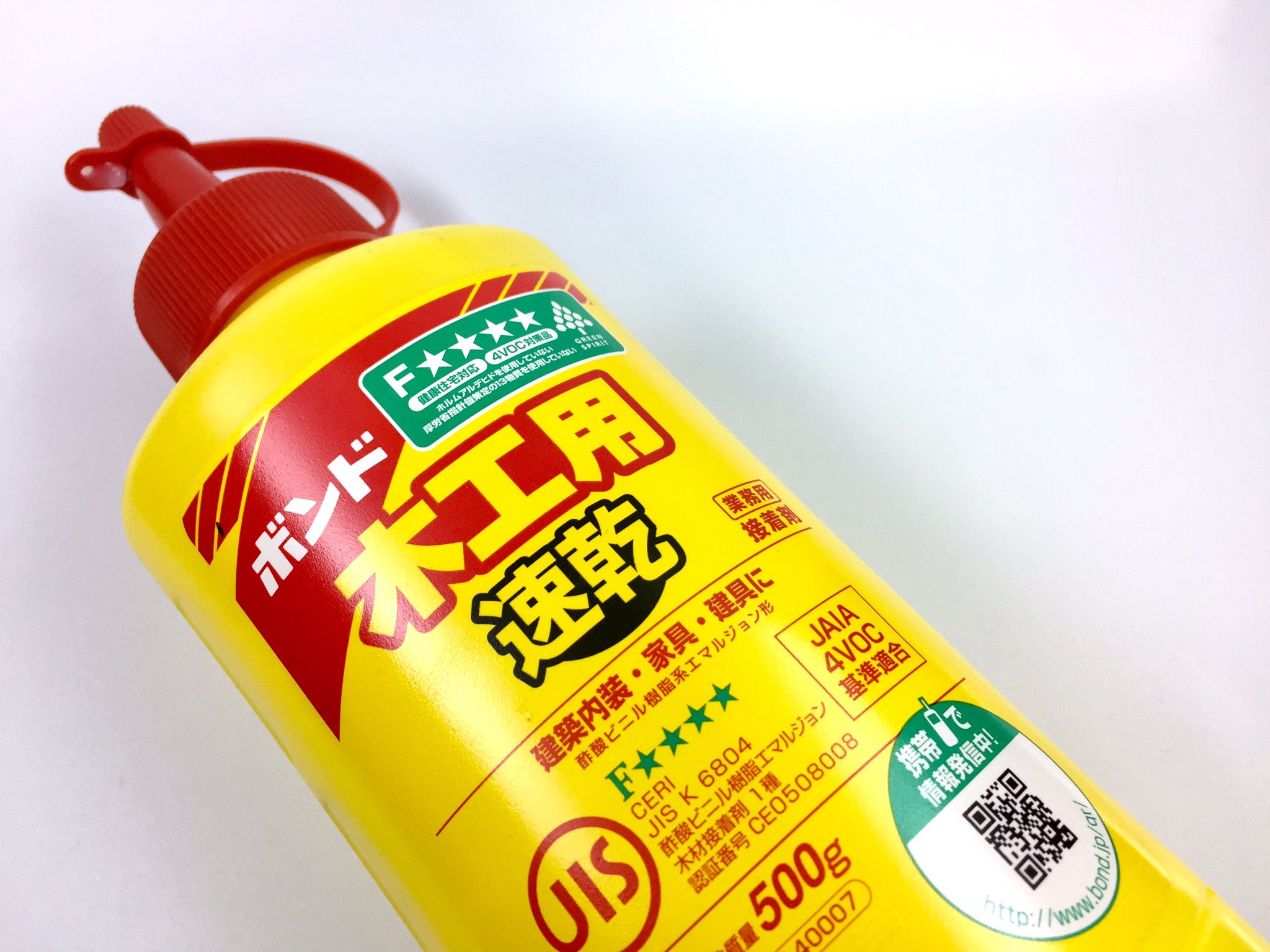 瀬川たかし No 022 木工用ボンド 100円 マットメディウムが上位互換 とはいえ最近の木工用ボンド の性能も便利で 例えば石粉粘土に水溶きボンドを少量練り込むと硬度アップ 水溶きボンドの接着力限界は1 1割が限界じゃないかな 水性塗料を水溶き