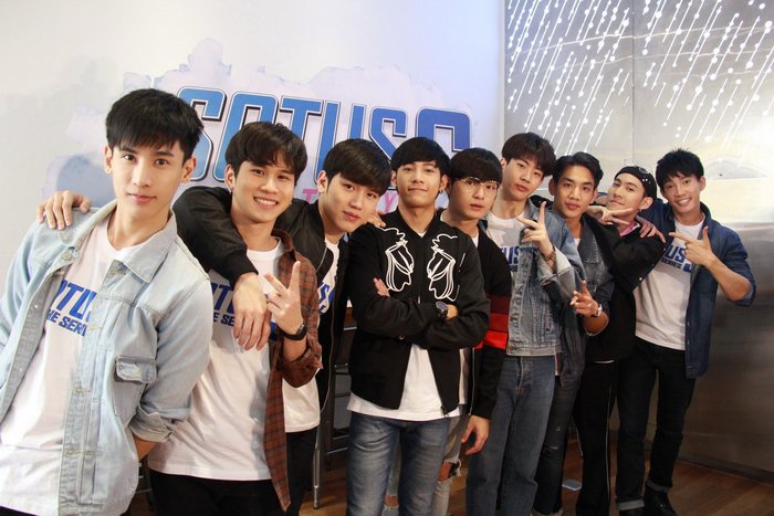 ห้างทะลัก!!! แฟนๆ  แห่จองบัตร “SOTUS S NATION Y FAN MEETING”   “คริส-สิงโต” ปลื้มหนัก นำที ...starupdate.com/?p=432482