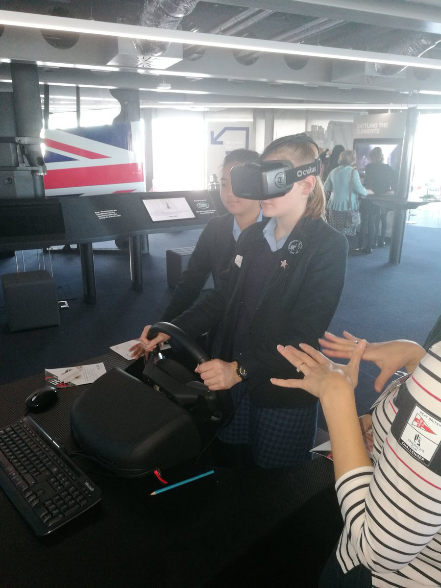 HSO_Physics's tweet photo. Driving an America's cup boat #Nextgeneration #Headingtonsch https://t.co/s4KNDq0uxN