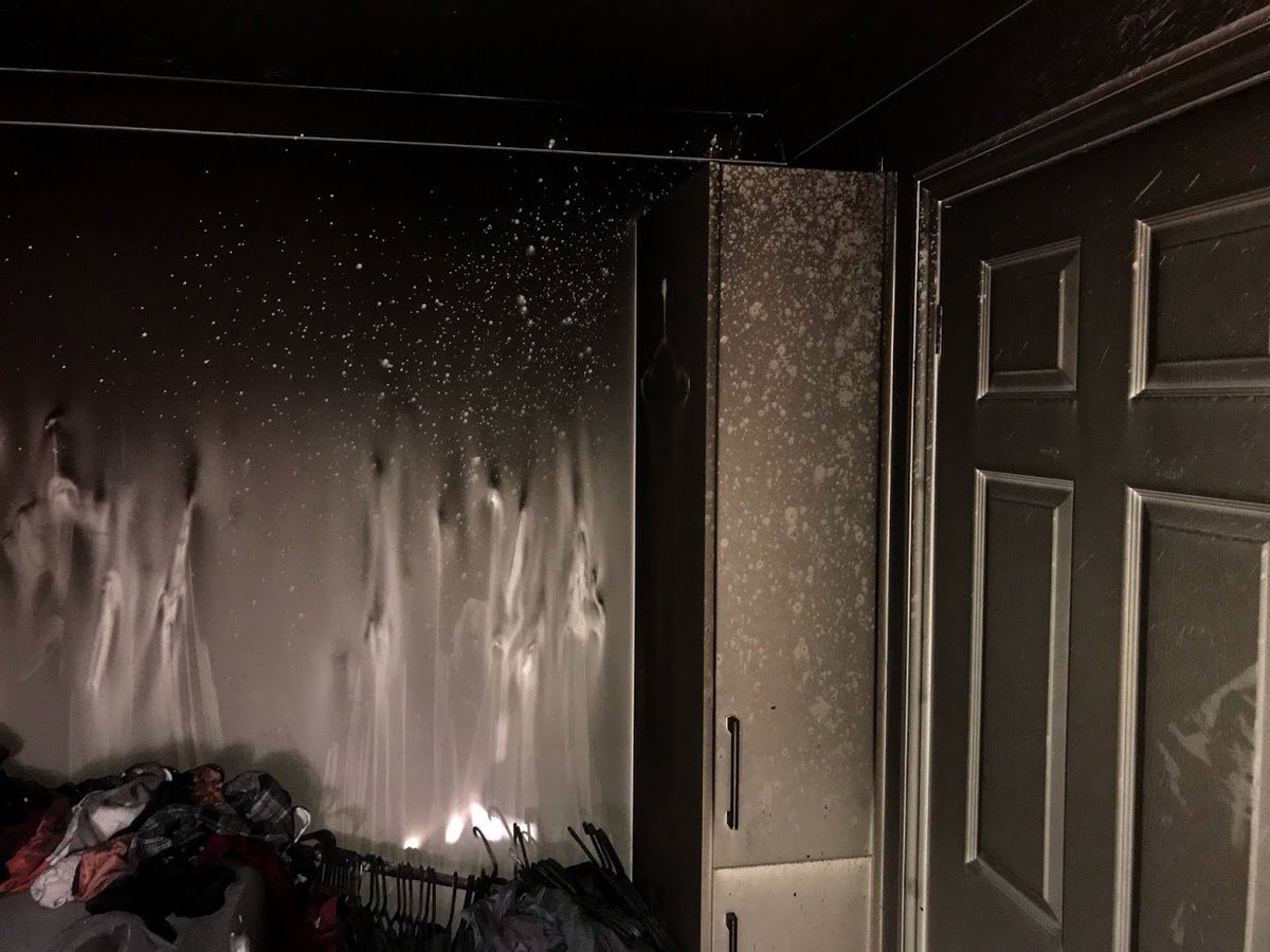 SuffolkFire's tweet image. Stark reminder today of the importance of closing doors. Quick thinking by the owner has prevented further damage this morning.Working smoke alarms have done their job #isyoursworking