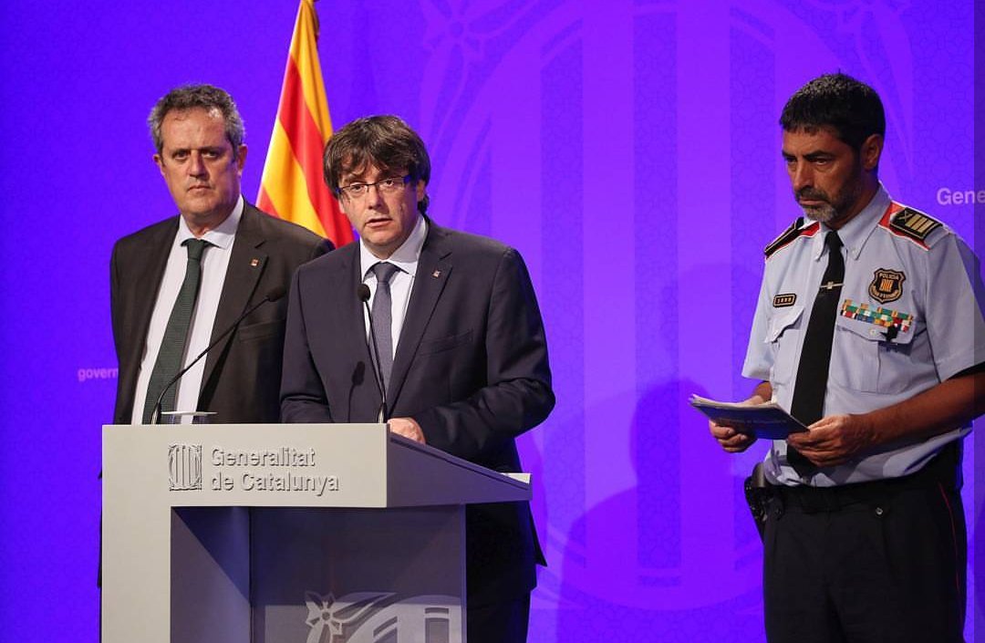 KRLS's tweet photo. (2) Vull agrair de nou la tasca de tothom (cossos de seguretat, metges, voluntaris...) i remarcar que aquells que ho van dirigir de forma impecable, són avui a la presó i arxivant papers per no passar pel tub del bloc del 155 https://t.co/DoPA3K3XqR