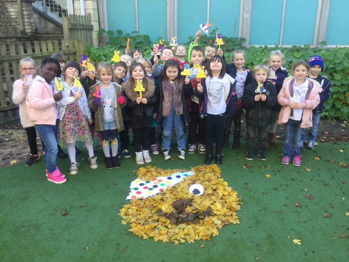 oak_TIS's tweet photo. Oak class have loved learning about Children In Need today. Pudsey Bear made a grand appearance in the outdoor area...we worked as a team to make him out of leaves! Let us know what you think. #oaktreeclass #PudseyBear #childreninneed2017 #teamworkmakesthedreamwork #proudofthem https://t.co/tqEQXicvev