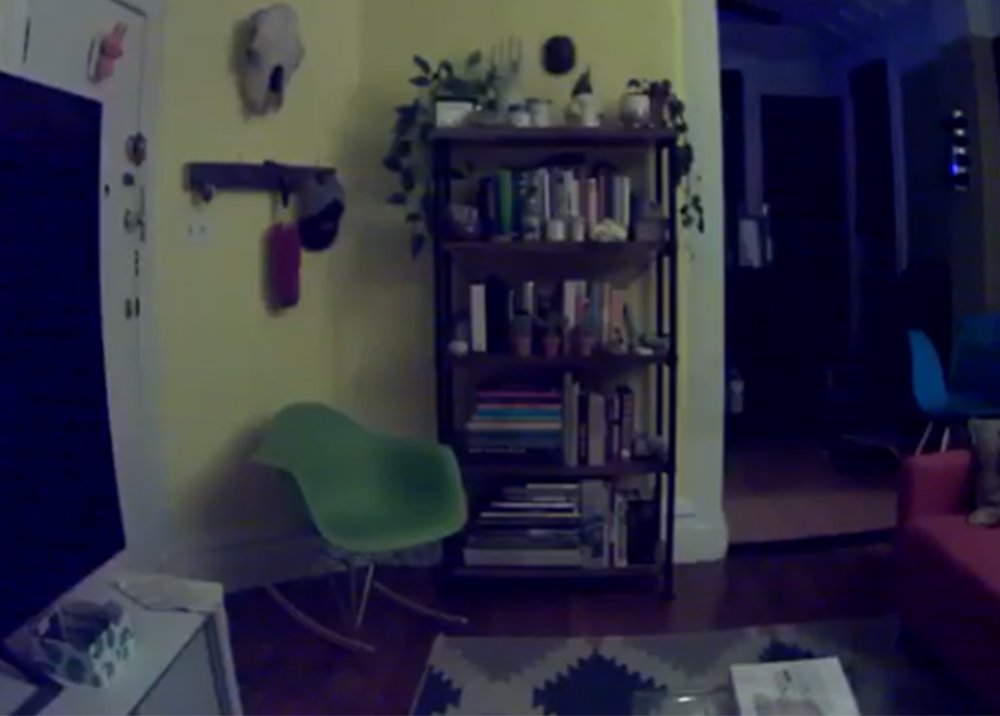 BluRadioCo's tweet image. #Video ¡Escalofriante! Hombre documenta a niño fantasma que lo persigue bit.ly/2j1hBY2 #Viral