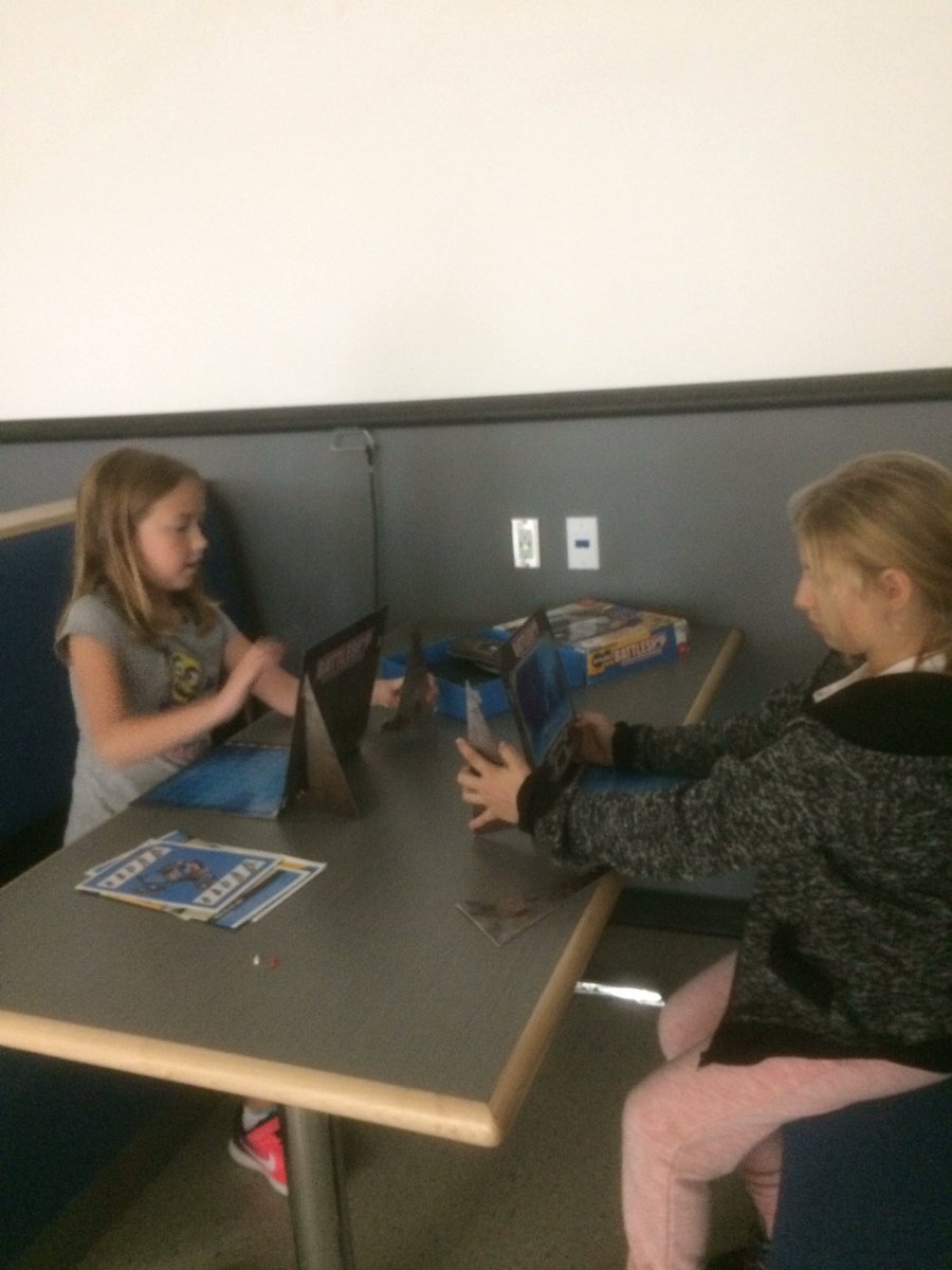 GlenStLLC's tweet image. TBT @GlenStLLC #notechneeded #gameboardfun #coopetativegames #lifeskills @DDSBHealthyMind @DDSBLibraries