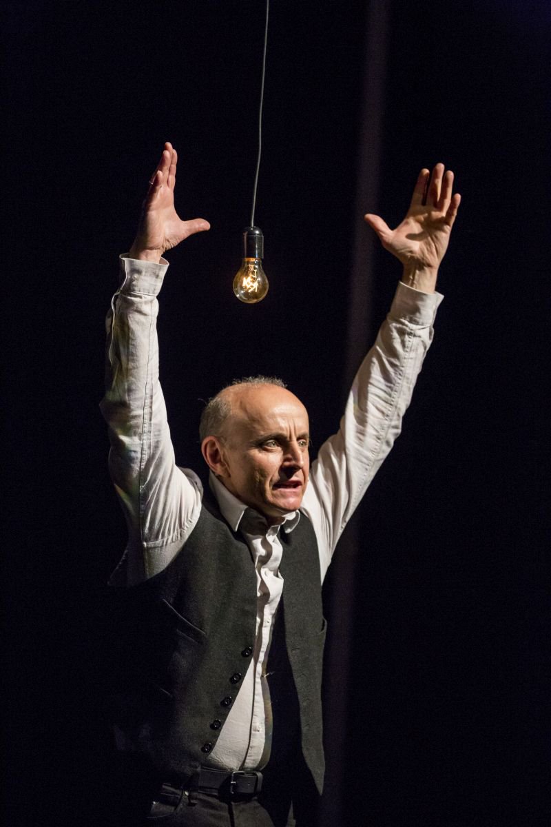 ertfvg's tweet photo. DA QUESTA PARTE DEL MARE: @giuseppecederna interpreta @gianmariatesta domani (sabato 18/11) al Teatro Bon di #Colugna di Tavagnacco - info -> https://t.co/Li6NOB7PL3 #teatro #musica #migranti #piùteatropiùvita https://t.co/egP3P7pGfn