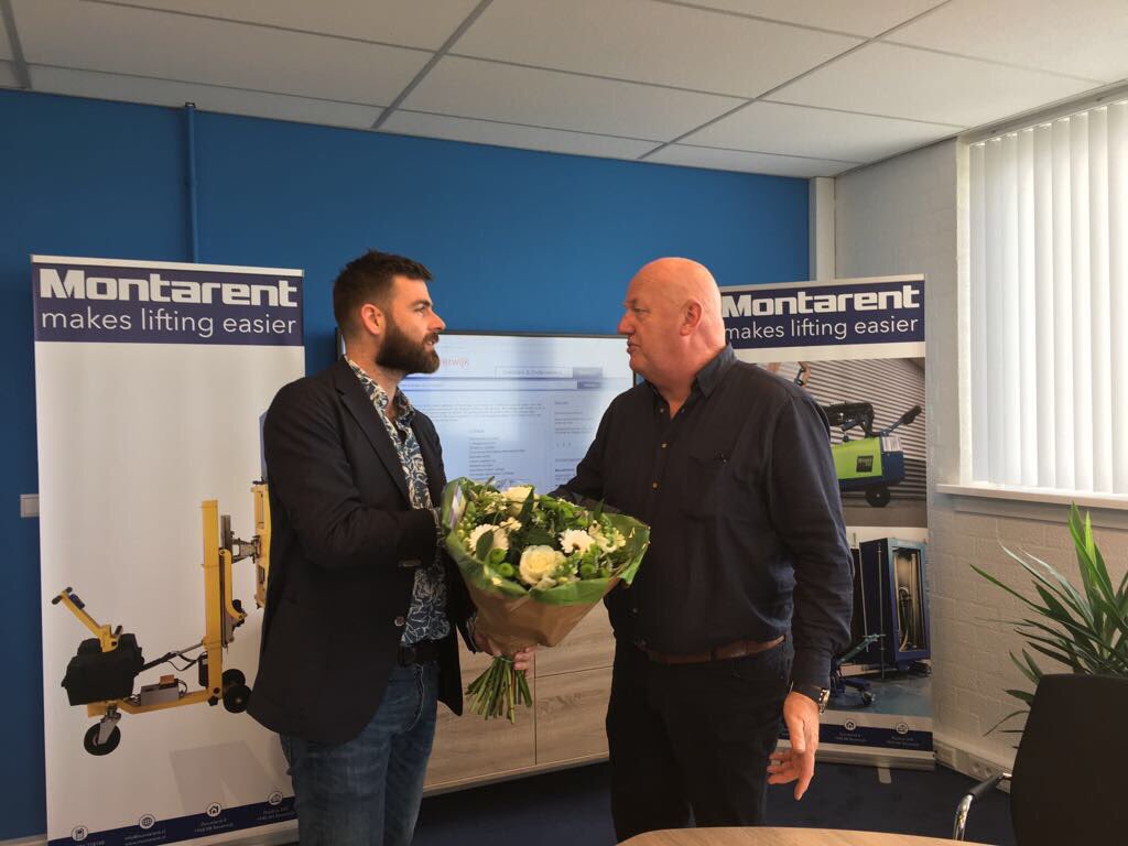 timderudder's tweet photo. Op bezoek bij Beverwijkse ondernemers. Trots! #dagvandeondernemer #mkb https://t.co/nQsMiCPbqG