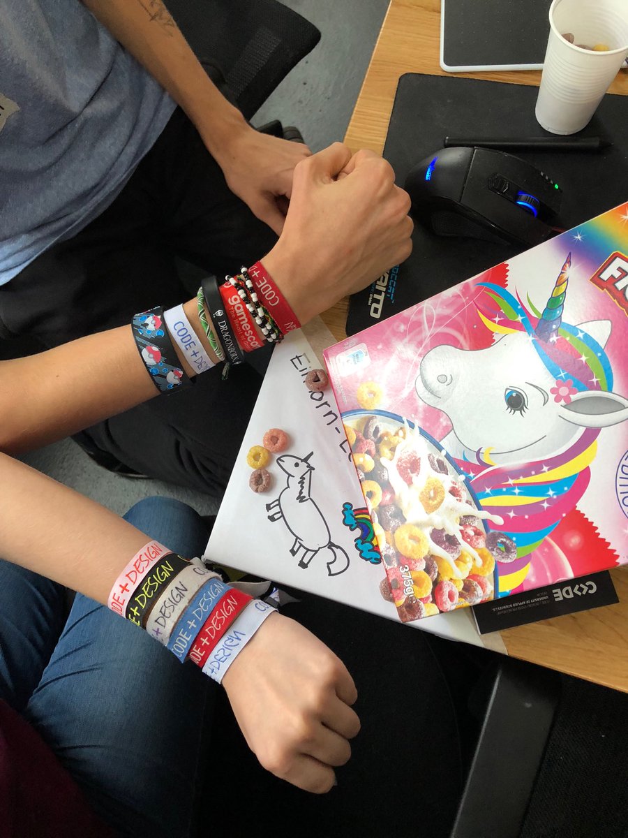 codeunddesign's tweet photo. I bims, 1 weiteres Bild vom C+D Camp. 🧞♀️👩🏽🎤🦄. #jugendwort #ibims #codedesign #cdcamp https://t.co/VcvpLsw444