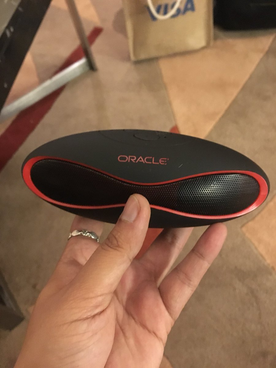 su_bee's tweet photo. Thank you #Oracle #selfiecontestprize #GHCI17 #MastercardEmployee @mastercardindia @PethkarPratibha https://t.co/SZt6oCRBb7