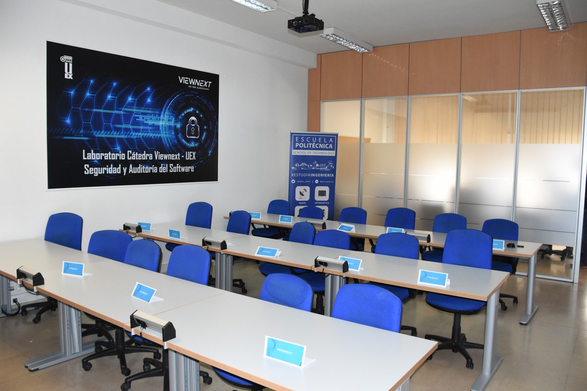 viewnext's tweet photo. Nuestros compañeros en cáceres ultimando los detalles para la puesta en marcha del laboratorio de la @CatedraViewNext de Seguridad y Auditoría del Software en la @EPCC_Unex que se dedicará a la investigación de situaciones críticas generadas por #ciberataques #ViewnextenlaUni https://t.co/fQ4Vveep18