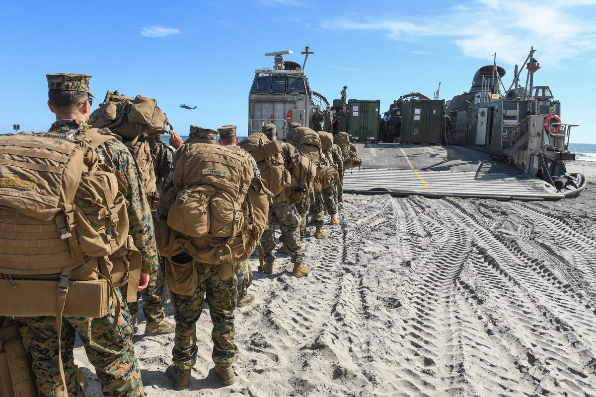 OpexNews's tweet photo. Bold Alligator 2017 : Français et Américains s’entraînent ensemble https://t.co/nsfmYDQTDR  #BoldAlligator2017 #1erREC #13eDBLE #USMC #6eBLB #3eRAMa https://t.co/FyV7ZNKkmA
