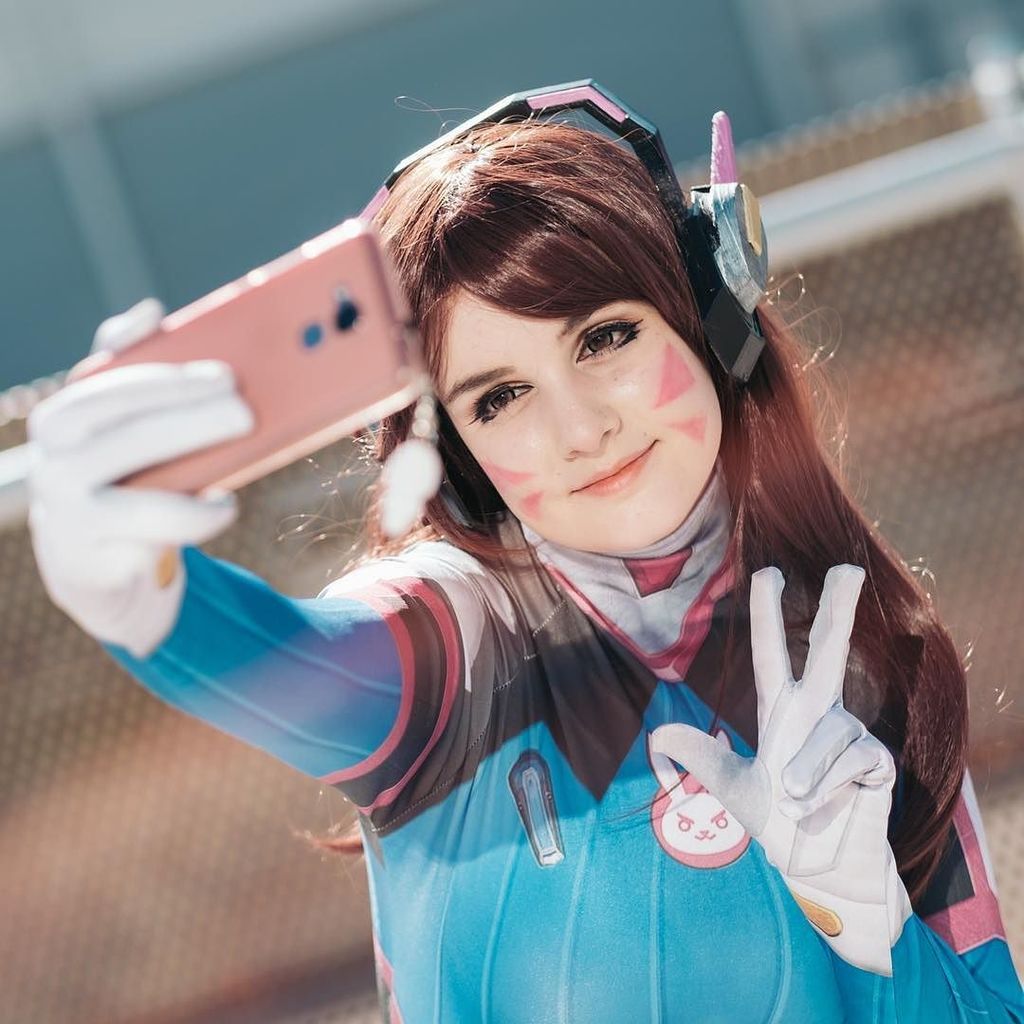 chriszeta_'s tweet photo. #dva #dvacosplay #overwatch #blizzard #overwatchcosplay #ow #nerfthis #gamergirl #nerdgirl #cosplay #cosplayer #cosplaygirl #Romics #romics2017 #model #cosplaymodel #cosplayphotography #cosplayph #cute #girl #cutecosplaygirls #commonsonlycosplay #Instcos… https://t.co/27pVS99ldt https://t.co/zbXRf7ehjN