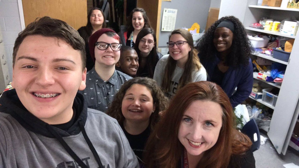 glamkatgrafiks's tweet photo. Always exciting to get to spend my birthday with these awesome @WildcatsEnglish drama cats #SHSProud #puppetspectacular #PBIS https://t.co/u5DTahMyOE